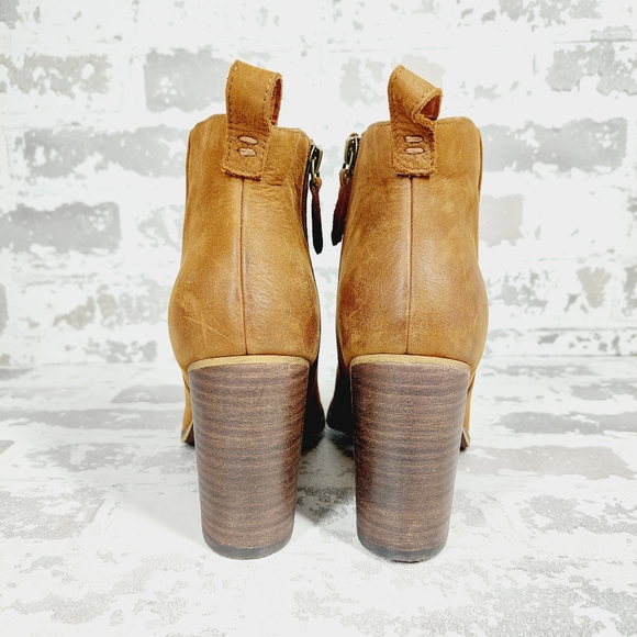 New BP Lance Brown Leather Block Heel Round Toe Ankle Bootie V19 - Picture 6 of 11